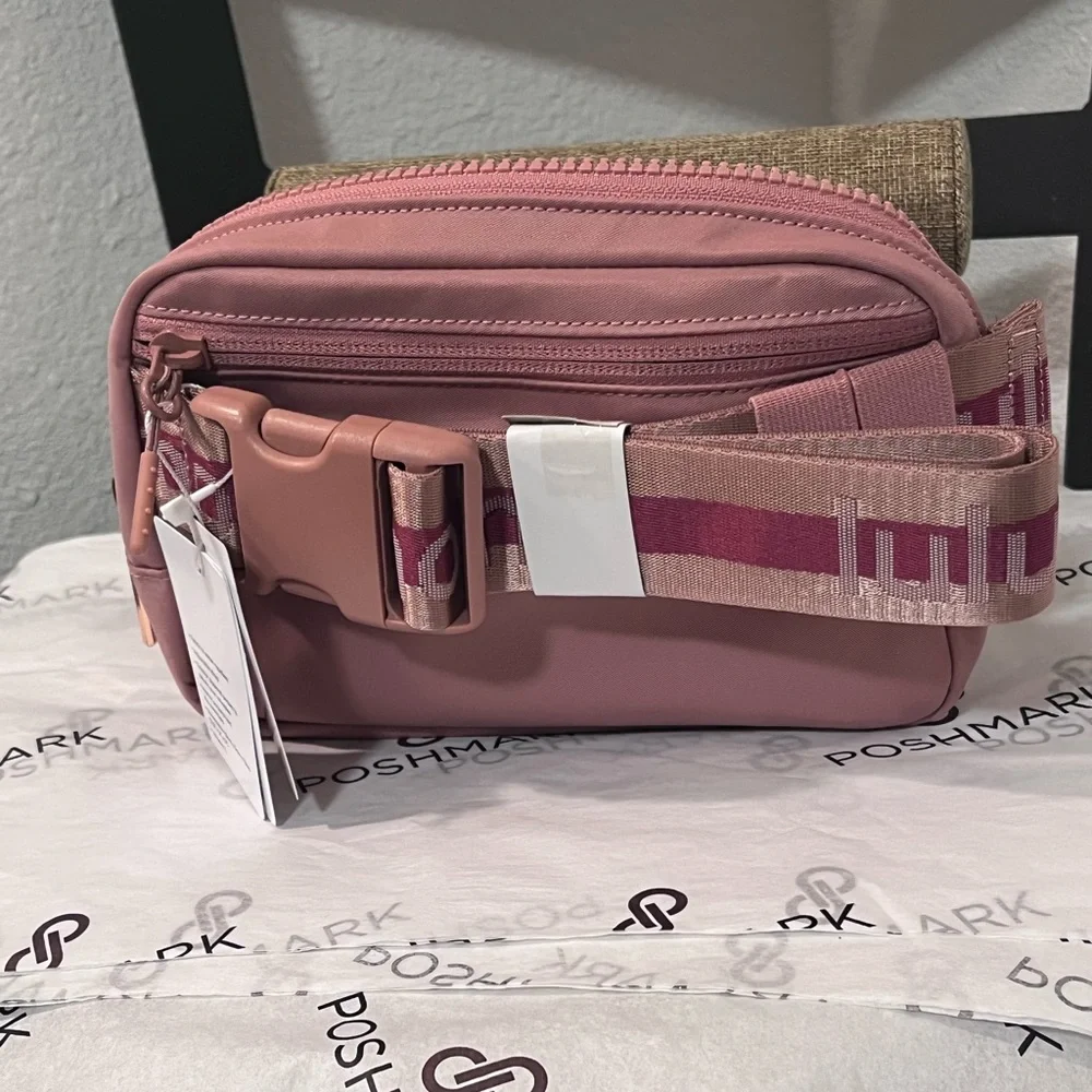 LULULEMON NWT AUTHENTIC EVERYWHERE WORDMARK 1L BELT BAG